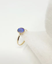 Goldsmithing Ring with Lightning Ridge Opal