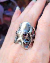 Evil Octopus - Garnet