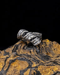 The Locks Ribbon Ring