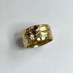 Heavy Texture Cigar Band Gold Ring