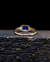 Rectangular Sugarloaf Tanzanite Ring