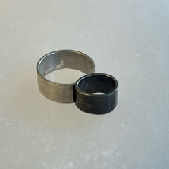 Catacaustic Curve Ring